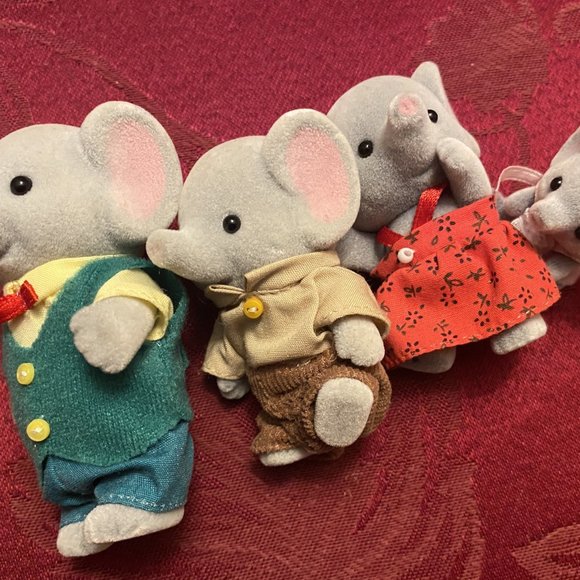 Calico Critters Sylvanian Families Ellwoods Elephant Family - Picture 5 of 5